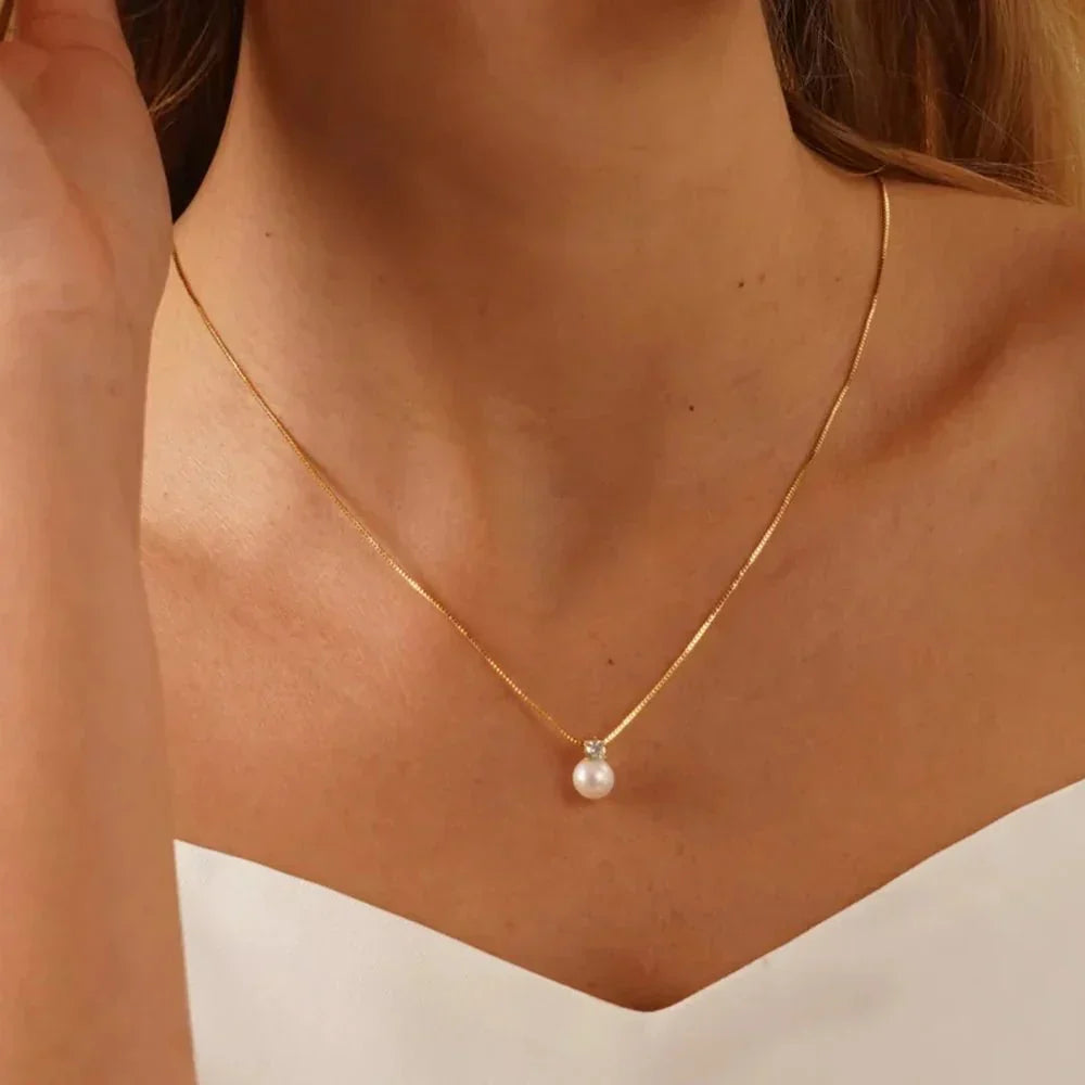 MADELEINE PEARL PENDANT